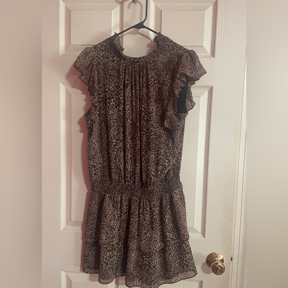 Leopard print mini dress with flutter sleeves & keyhole back closure size Large